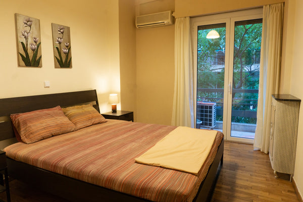 Cozy and clean apartment with one bedroom, kitchen, bathroom, spacious living ro GR 108 IPPOKRATUS  Center Of Athens 11 min to metro Entire rental unit vacation rental 22902476