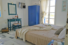 Το Naxos Guesthouse βρίσκεται σε μια ήσυχη περιοχή που προσφέρει όλες τις ανέσει Naxos, Greece Naxos Guesthouse Entire rental unit vacation rental 12747846