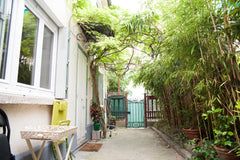 Lovely house with a little private courtyard. Very quiet neighborhood. 60m2, 2 l Paris, France Lovely house with a courtyard. Entire home vacation rental 2899842