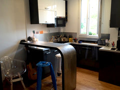 Studio entièrement renové dans un esprit contemporain. Situé au coeur de Bellevi Paris, France Studio Parisien coeur de Belleville Entire rental unit vacation rental 4004647