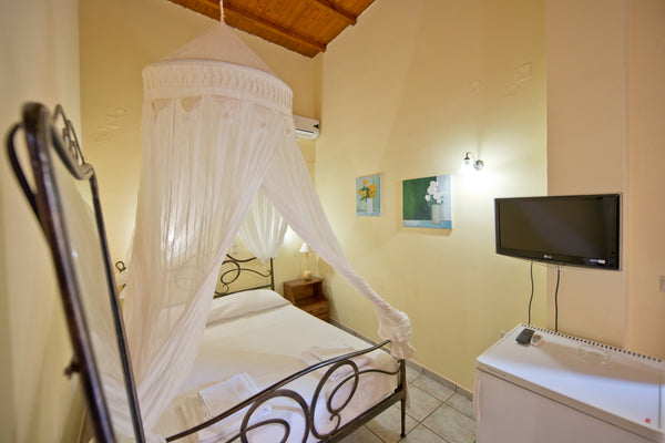 Double bedded room of 15 squad meters that can accommodate up to 3 persons (2 ad Chania, Greece Katerina Traditional Rooms (No 2) Private room in rental unit vacation rental 3519711