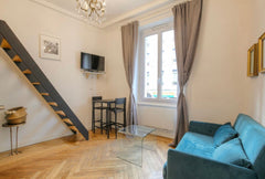 Studio lumineux à Lyon 8 situé à proximité des transports en commun pour visiter Lyon, France Studio cosy Lyon 8  à 7 min T2 Entire rental unit vacation rental 49528816