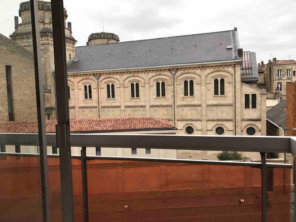 Je loue mon appartement pendant mon absence et seront à disposition une petite c Saint-Antonin-sur-Bayon, France Studio 30m2 plein cœur de Bordeaux - 300m Victoire Entire condo vacation rental 29505023