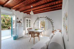 Traditional cycladic apartment with a lot of amenities.Proximity to the center o  Naxos chora downtown center studio Entire rental unit vacation rental 30239973