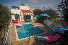 Villa Afou é situata nel villaggio di Afrata, nella regione di Chania. La casa s Switzerland Villa Afou con piscina privata Entire home vacation rental 16880298