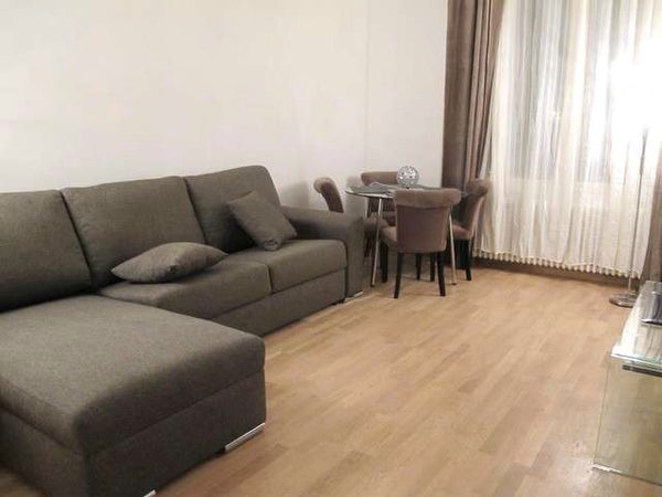 <b>License number</b><br />7511603255479 Thiais, France Cosy apartment in the 16th in Paris Entire condo vacation rental 4813907