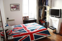 THE DUVET IS BREXIT JOKE ! No worries guys it will be an other duvet ;)<br />18  Paris, France 30 METERS FROM THE METRO STATION L11 PYRENEES Private room in rental unit vacation rental 11172015