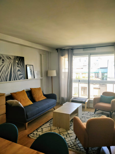 Cet appartement spacieux et lumineux de 50m2, situé près du quartier des Batigno London, United Kingdom Cozy flat near Batignolles Entire rental unit vacation rental 28301788
