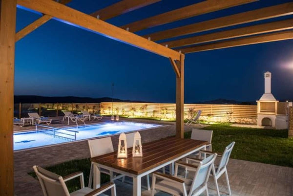 Oikos Villas consists 2 villas, Villa Arismari and Villa Giasemi..<br />Villa Ar  Villa Arismari- Unobstructed view Entire villa vacation rental 50737854