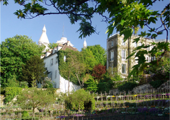 Proche de La Butte Montmartre. Appartement contemporain Montmartrois.Vous profit Paris, France Vivez Montmartre ! Entire rental unit vacation rental 13844506