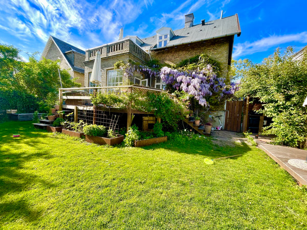 Skøn villalejlighed i roligt og grønt kvarter tæt på centrum. Unik bolig med god Copenhagen, Denmark Idyllisk villalejlighed centralt på Frederiksberg Entire townhouse vacation rental 36069751