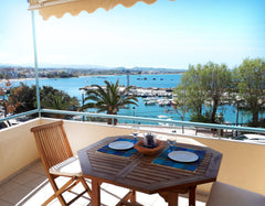 A charming, spacious apartment with lovely Sea views in ideal location: just 1 m Chania, Greece Elegant Apt in Chania town: Amazing Seaviews 🏖️ Entire rental unit vacation rental 14829727