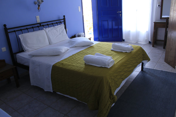 ZAC MARIE MILOS ADAMAS<br /><br />ADAMAS IS THE BEST PLACE FOR STAYING IN MILOS<  ZAC MARIE 3 Room in hotel vacation rental 24192674