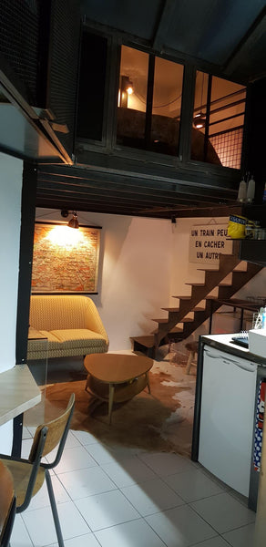 Ce loft entièrement rénové donne dans une petite cour pavée. La station de métro  Superbe  Loft Bastille Paris 11 Bail mobilité Entire loft vacation rental 29844394