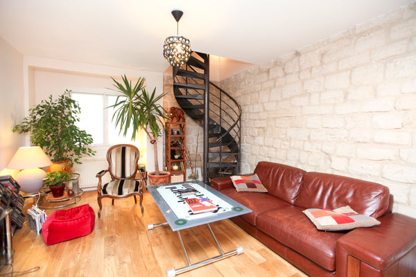 Cosy two bedroom 60 m² lat with flowered patio, in the liveliest part of Paris,  Paris, France Cosy 60 m² 2 real rooms with patio Entire rental unit vacation rental 579343