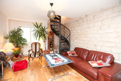 Cosy two bedroom 60 m² lat with flowered patio, in the liveliest part of Paris,  Paris, France Cosy 60 m² 2 real rooms with patio Entire rental unit vacation rental 579343