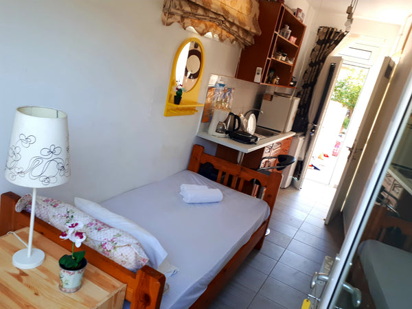 The studio is about 20sqm has private kitchen & toilet, and private entrance. <b Chania, Greece Ariadni* studio 300m from sea / wi-fi Entire home vacation rental 23474641