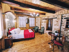 Casa di Portou - Lux Suite,is located in the heart of the picturesque alleys of   Casa di Portou No3 - Deluxe Apartment Entire rental unit vacation rental 50018807