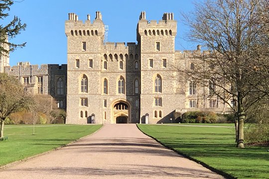 Windsor Castle and Eton College Private Car Tour  Private Tours and Travel Guide Europe London CITY London Destination Tour