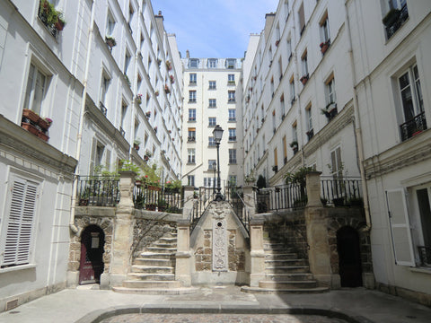 <b>The space</b><br />Two steps away from the Sacré Coeur, ideal for a couple.<b Paris, France Quiet bright flat in Montmartre Entire rental unit vacation rental 546041