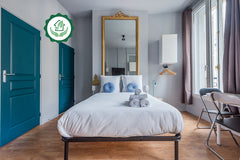 The apartment is located in the heart of the 8th district in the neighborhood ca  Saint-Lazare - Opera 33 : apartment for 4 Entire rental unit vacation rental 29003696