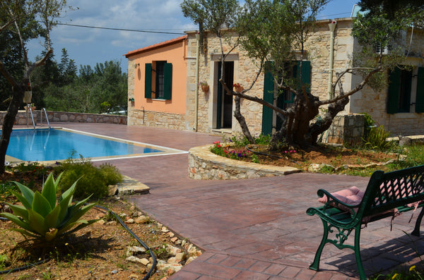 ΑΜΑ 00000990991<br />Stone-built house with private pool 5 minutes away from Gav Chania, Greece la villa