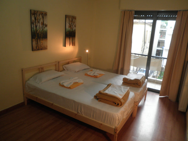 A tidy 1st floor studio, quietly located at the back of an apartment building, w Maleme, Greece Chania city centre studio Entire rental unit vacation rental 6910542