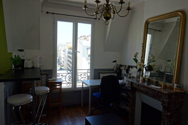 Clean & confortable room in charming appartment. Ideally located in a quiet and  Lion-sur-Mer, France Charming room in Paris, ideally located Private room in rental unit vacation rental 19480450