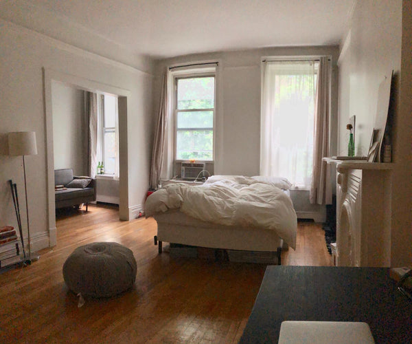 Spacious, bright, studio apartment in a pre-war building. High ceilings, great c New York, NY Rental unit in New York · Studio · 1 bed · 1 bath Entire rental unit vacation rental 35768121