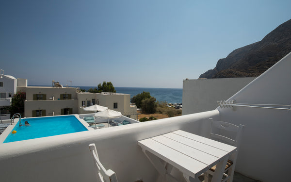 The Studio is located at the eastern part of the island, at the Village Kamari.T Greece Studio with sea and mountain view Room in aparthotel vacation rental 29732943
