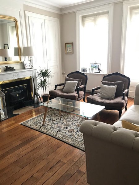 Appartement dans un immeuble ancien avec beaucoup de cachet sur les quais du Rhô Lyon, France Appartement de charme avec Balcon à LYON Entire rental unit vacation rental 39792347