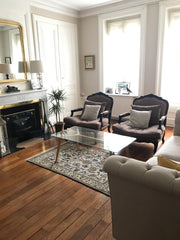 Appartement dans un immeuble ancien avec beaucoup de cachet sur les quais du Rhô Lyon, France Appartement de charme avec Balcon à LYON Entire rental unit vacation rental 39792347