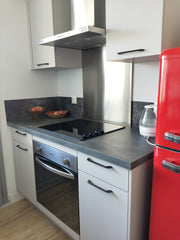 Dans un quartier très tranquille, nous vous proposons une chambre privée  avec u  Chambre privée dans un appartement à Talence. Private room in condo vacation rental 38658778