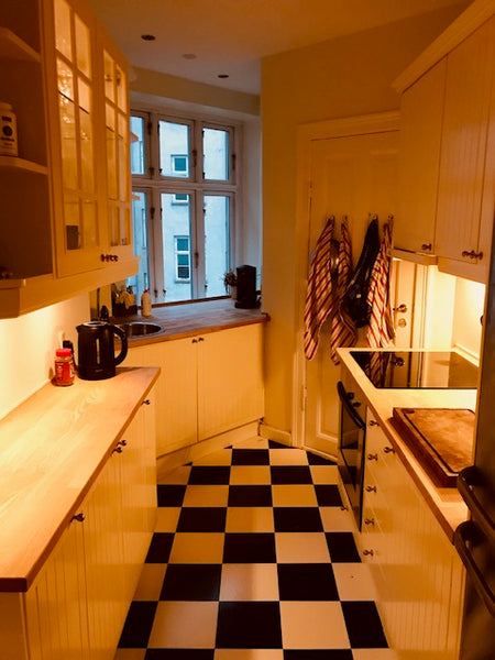 Cosy 2 room apartment 20 minutes walk from center of Copenhagen with French balc Copenhagen, Denmark 2 room apartment, 20 min. walk from Center of town Entire rental unit vacation rental 38741422