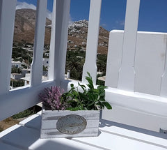 Built at the hillside "En Lefko" offers peace and quiet along with a unique view  "Εν Λευκώ" Entire home vacation rental 41235152