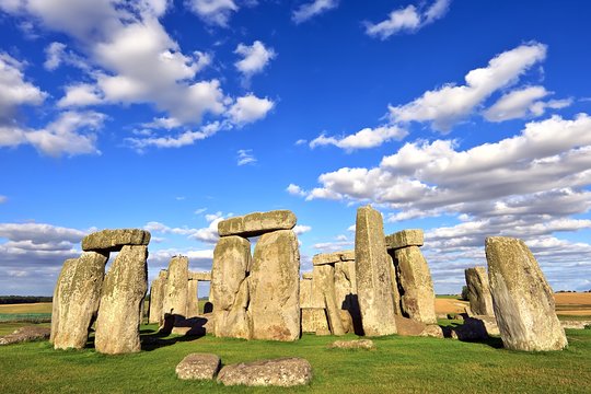 Stonehenge & Bath Private Car Tour from London  Private Tours and Travel Guide Europe London CITY London Destination Tour