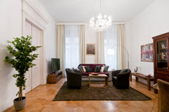 Die Wohnung befindet sich in einem sehr schönen historischen Haus mit insgesamt  Vienna, Austria Apartment „Home“ Entire rental unit vacation rental 22652401