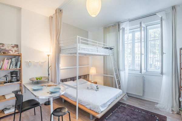 TOP STUDIO bien situé, cosy, aménagé avec amour !<br />HYPERCENTRE VILLE à 6 mn  Bordeaux, France #01 Joli studio centre ville 2 à 4 pers - Parking Entire condo vacation rental 16990947