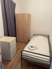 Estou disponibilizando um quarto em meu apartamento , o quarto é simples e peque  Quarto Individual Simples e Pequeno em St Gilles Private room in rental unit vacation rental 653994533293386725