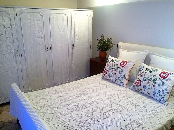 Traditional apartment of 89 sq.m., very close to the municipal car parking and w Greece Christy's Spacious Apartment Entire rental unit vacation rental 24941426