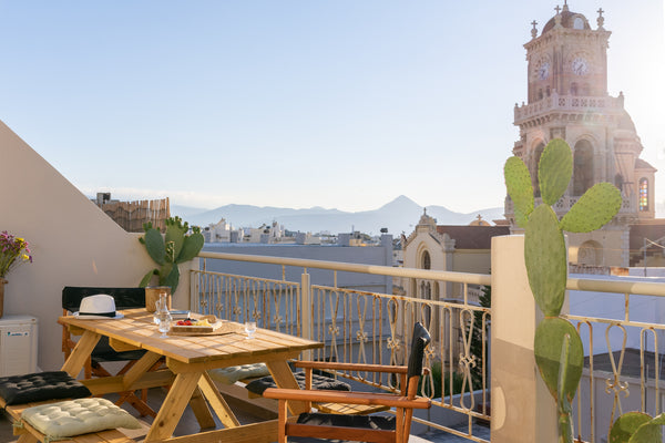 Saint Minas apt is a central 4th floor apt, just around the corner of the patron Heraklion, Greece Saint Minas apt Entire condo vacation rental 50560112