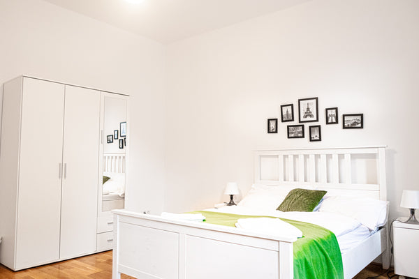 Eine hübsches Zimmer mit Gemeinschaftsbad im Herzen Wiens mitten im Botschaftsvi Vienna, Austria Charming double Room - ideal for Longstays Private room in rental unit vacation rental 599002006405792469