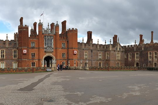 Windsor castle&Hampton court  Private Tours and Travel Guide Europe London CITY Windsor and Eton Destination Tour