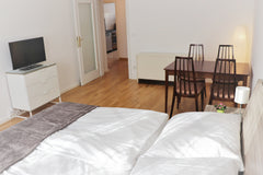 Großes, ruhiges Appartment mit Extraküche (60 m²)<br />Ideale Lage, nur 2 Minute Vienna, Austria Für Köche und Familien: Appartment mit Herz Entire rental unit vacation rental 22465162