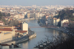 Dans un quartier calme, mon logement est proche  d'un arrêt de bus qui vous cond Lyon, France Belle vue sur Lyon Entire rental unit vacation rental 13278848