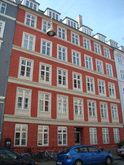 Lejligheden er nyistandsat med et fuldt udstyret køkken, stor stue- og spisestue Copenhagen, Denmark Flot og rummelig lejlighed i indre København Entire rental unit vacation rental 22951304