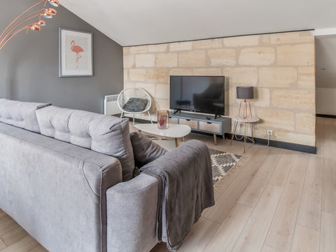 Beautiful bright and comfortable apartment very well equipped a room Notre Dame  Bordeaux, France Very nice one bedroom apartment in the heart of Entire rental unit vacation rental 33545505