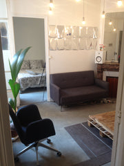 Appartement/Atelier de deux jeunes Artistes de 21 ans, situé à 1 minute du Métro Paris, France Appartement d'Artistes à Oberkampf Entire rental unit vacation rental 7258469