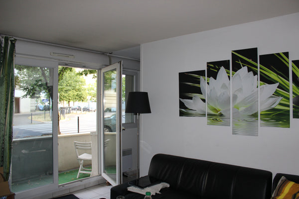 appartement en résidence, avec terrasse, parking, chambre salle de bain et toile Bordeaux, France T2 48m² avec parking et terrasse Entire rental unit vacation rental 3451888