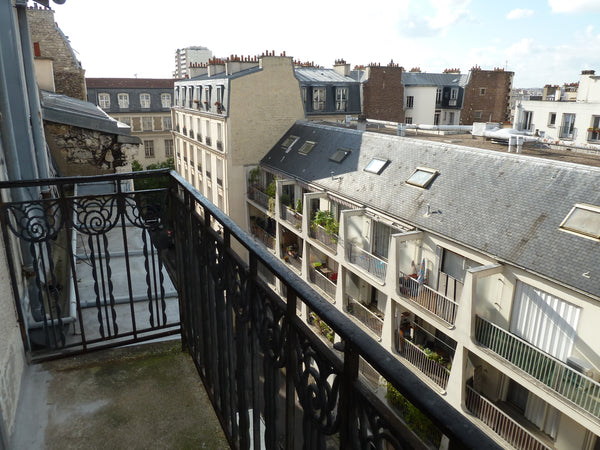 This cosy and sunny apartment is very central and ideally located - between Cana Paris, France Cosy queer-friendly Apt, Goncourt Entire rental unit vacation rental 2570503